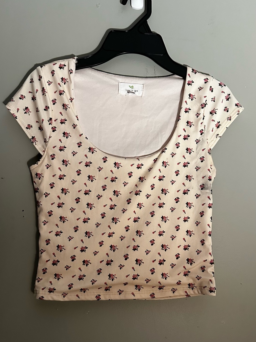 Live in the Moment Floral Scoop Neck Ribbed Crop Top